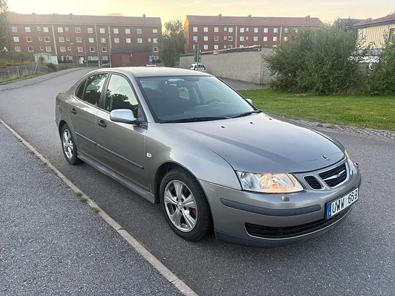 Saab 9-3 2004 photo 2
