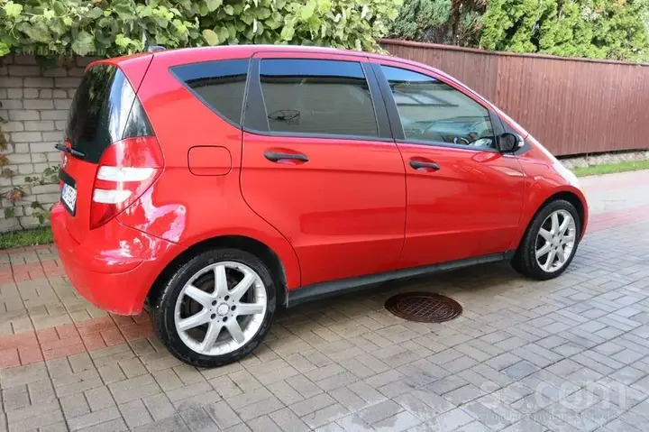 Mercedes-Benz A 180 2005 photo 4