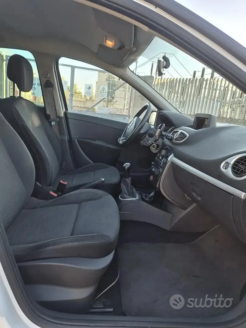Renault Clio 2012 photo 5