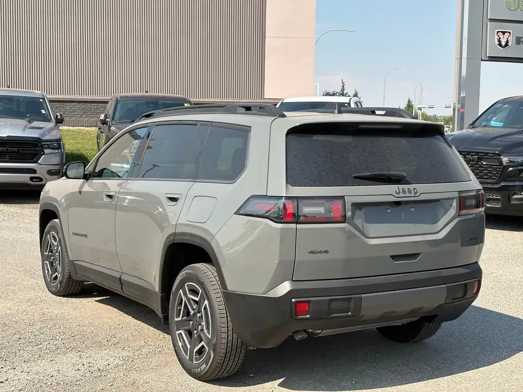 Jeep Cherokee 2026 photo 4