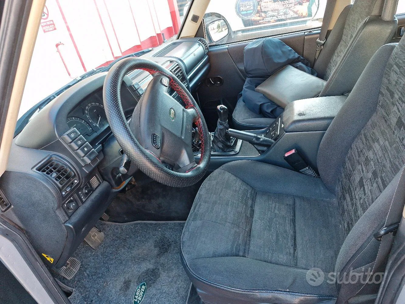 Land Rover Discovery 2003 photo 2