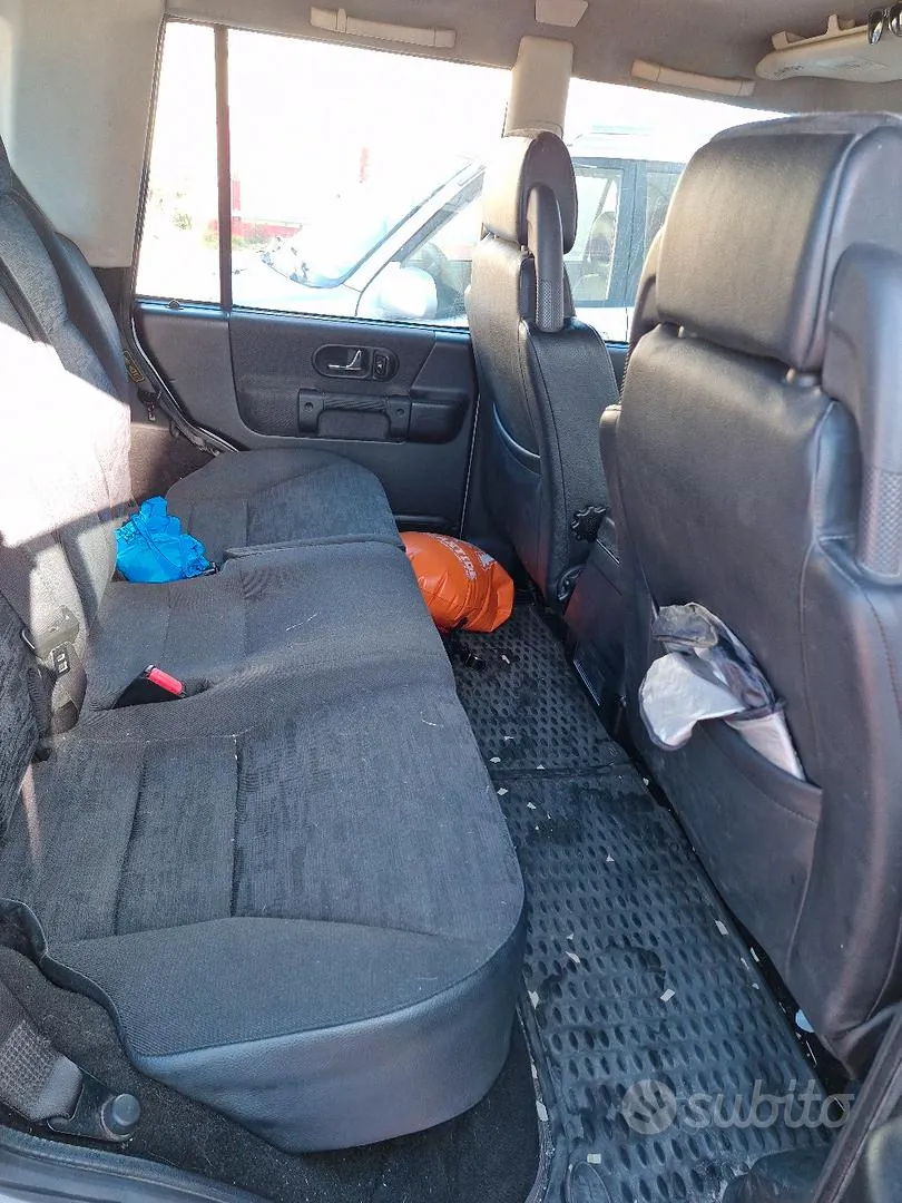 Land Rover Discovery 2003 photo 3