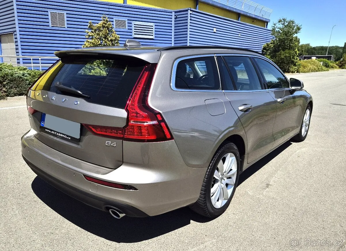 Volvo V60 2022 photo 4