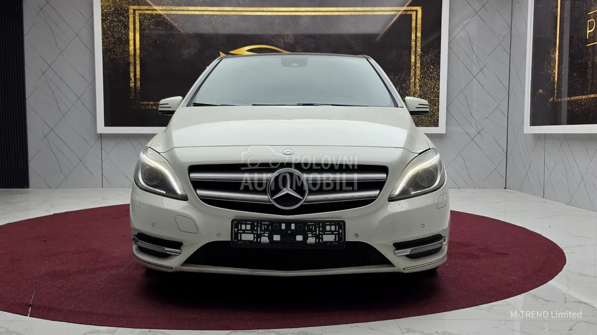 Mercedes-Benz B 200 2012 photo 3