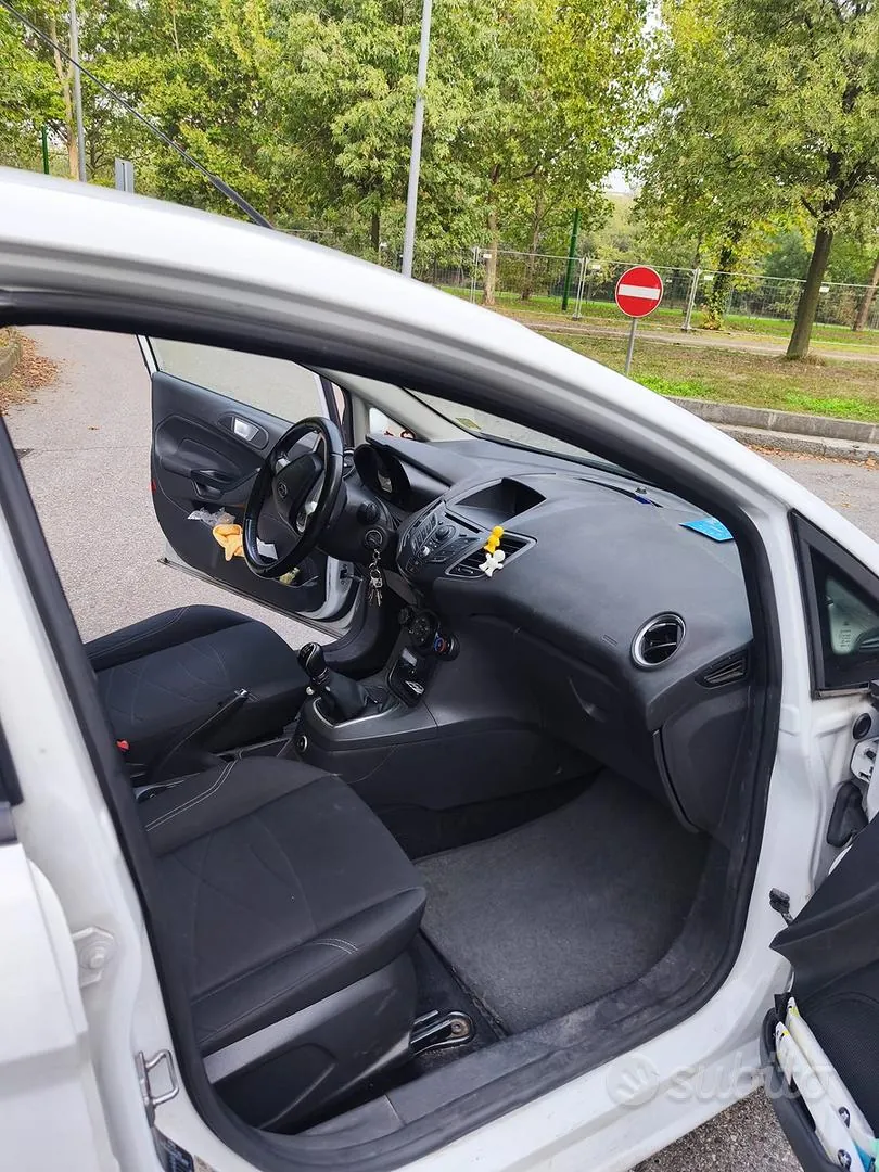 Ford Fiesta 2013 photo 5