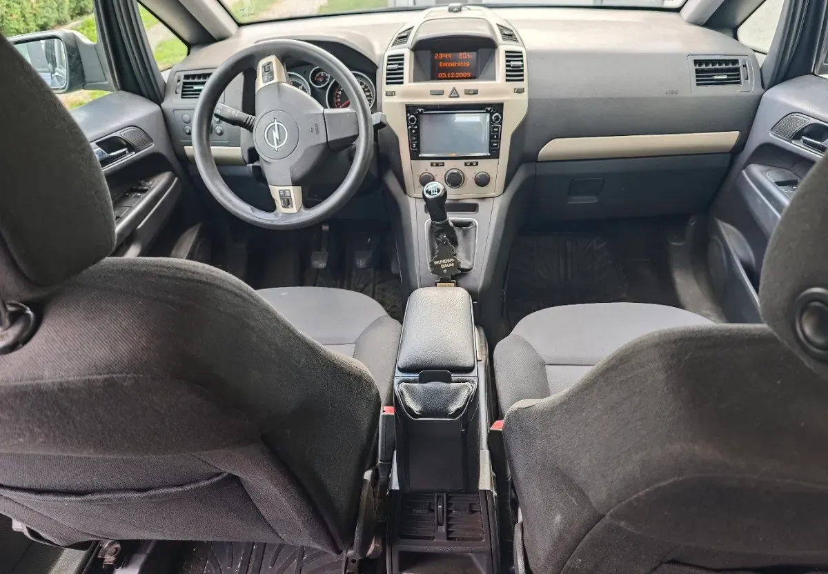 Opel Zafira 2008 photo 2