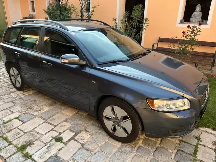 Volvo V50 2009 photo 2