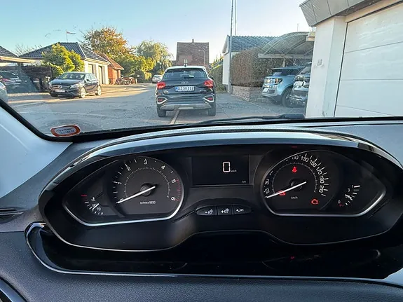 Peugeot 208 2016 photo 5