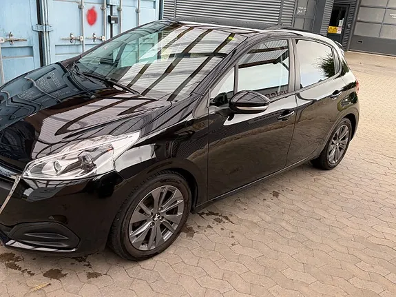 Peugeot 208 2016 photo 2