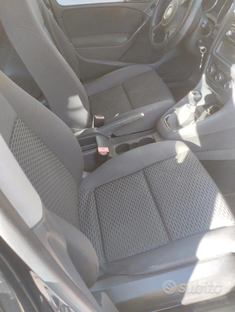 Volkswagen Golf 2010 photo 3