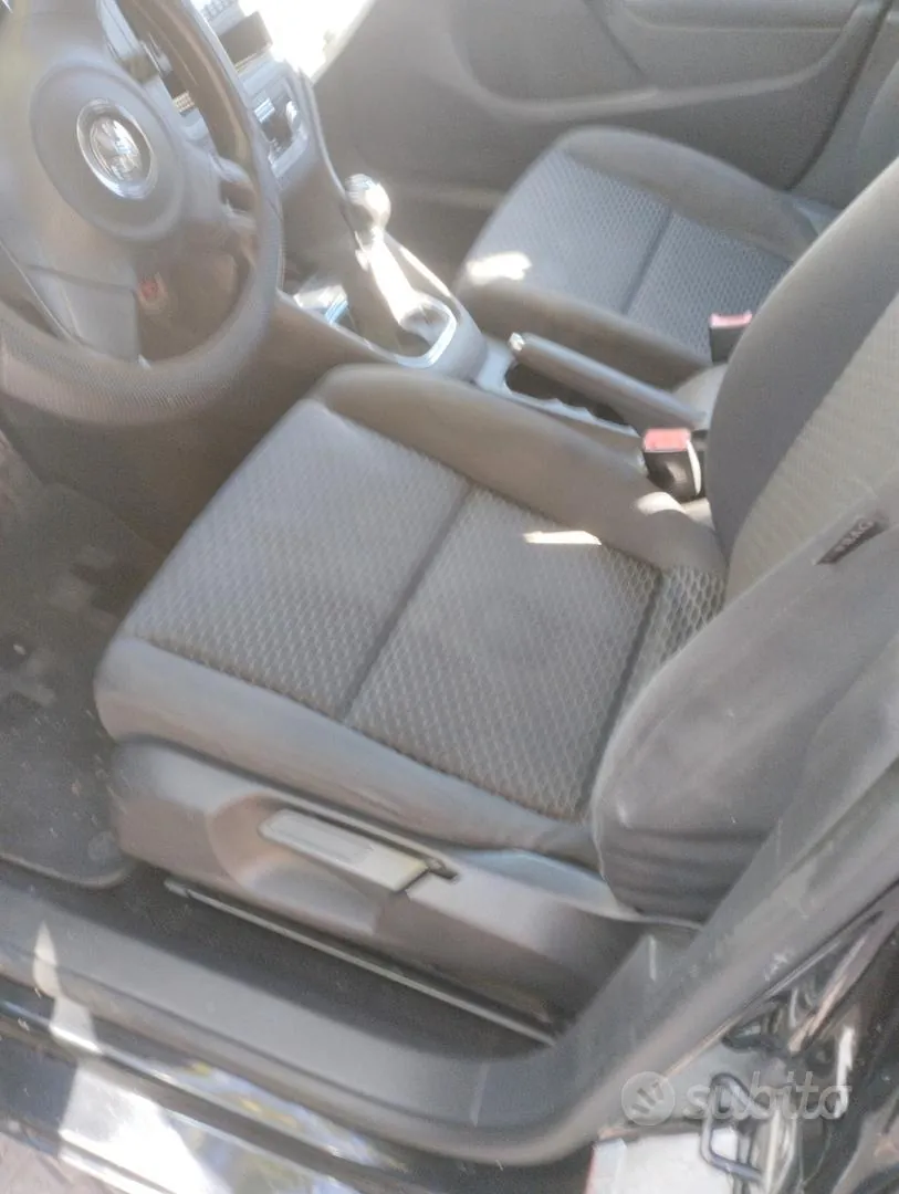 Volkswagen Golf 2010 photo 4