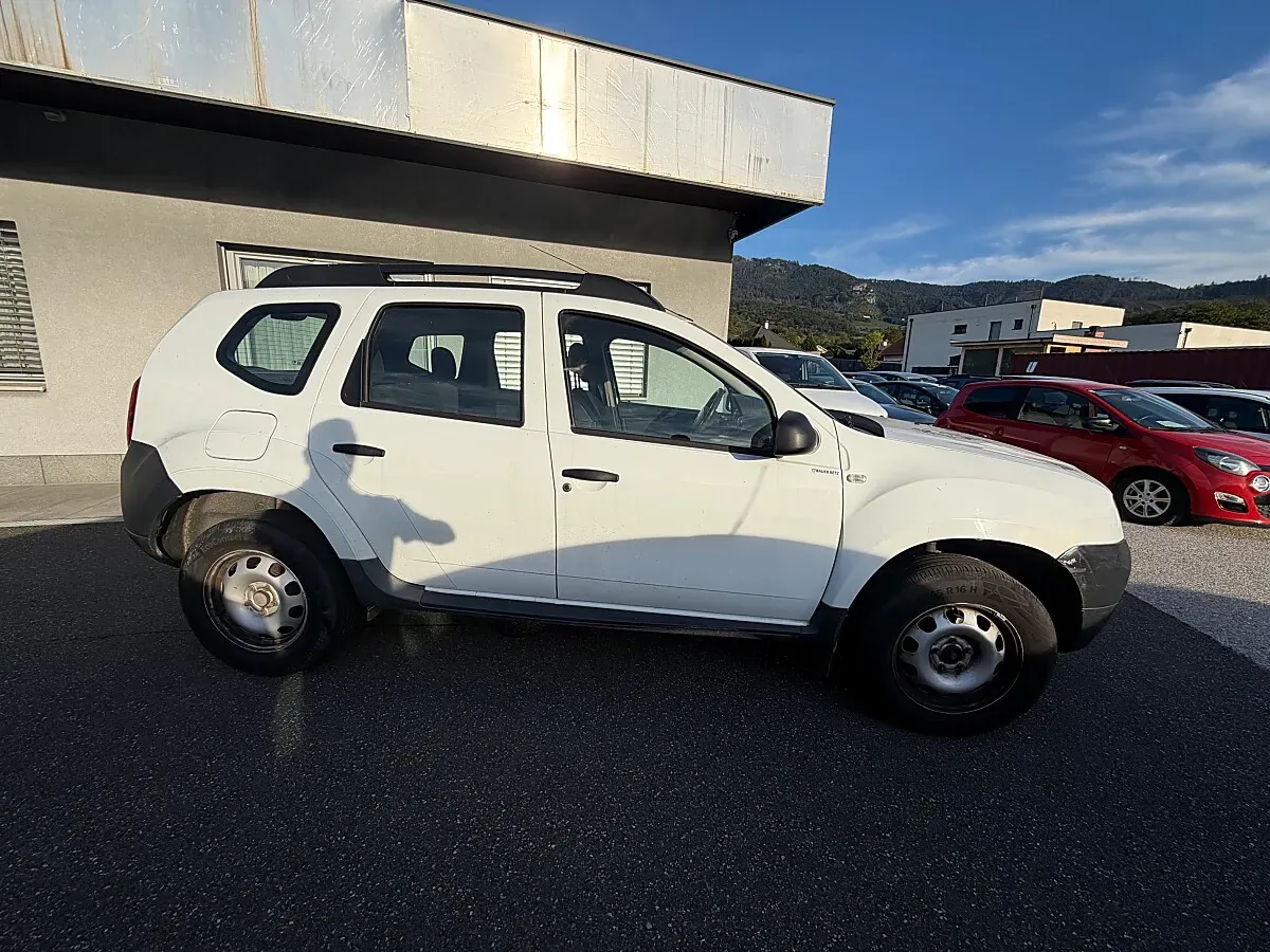 Dacia Duster 2012 photo 3