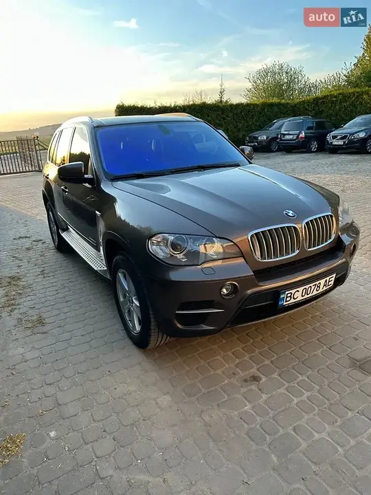 BMW X5 2012 photo 2