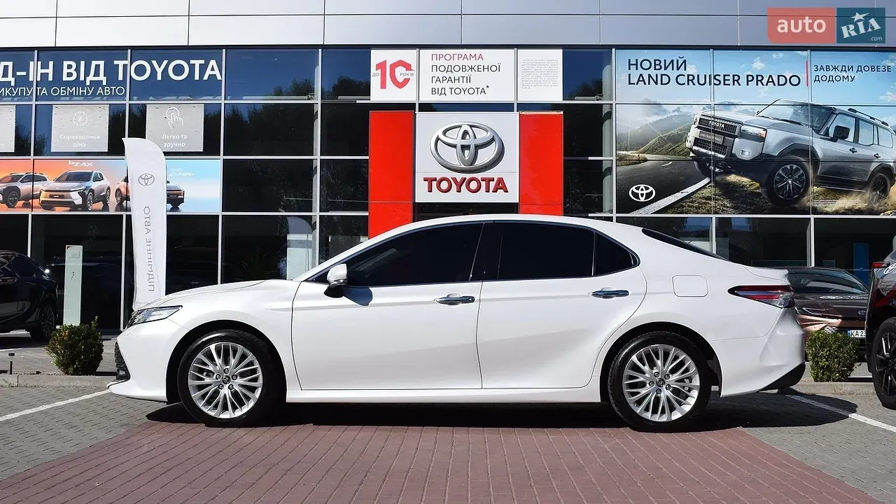 Toyota Camry 2019 photo 3