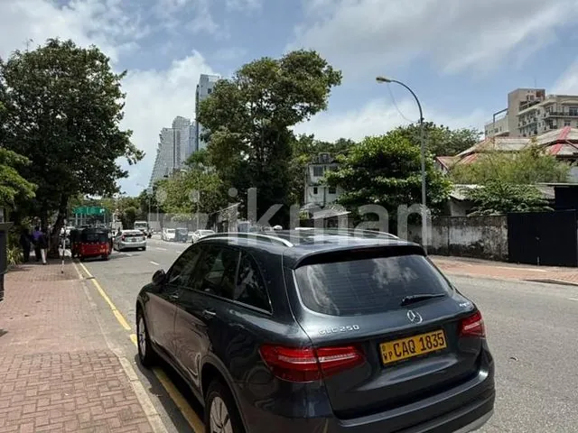 Mercedes-Benz Glc 250 2016 photo 2