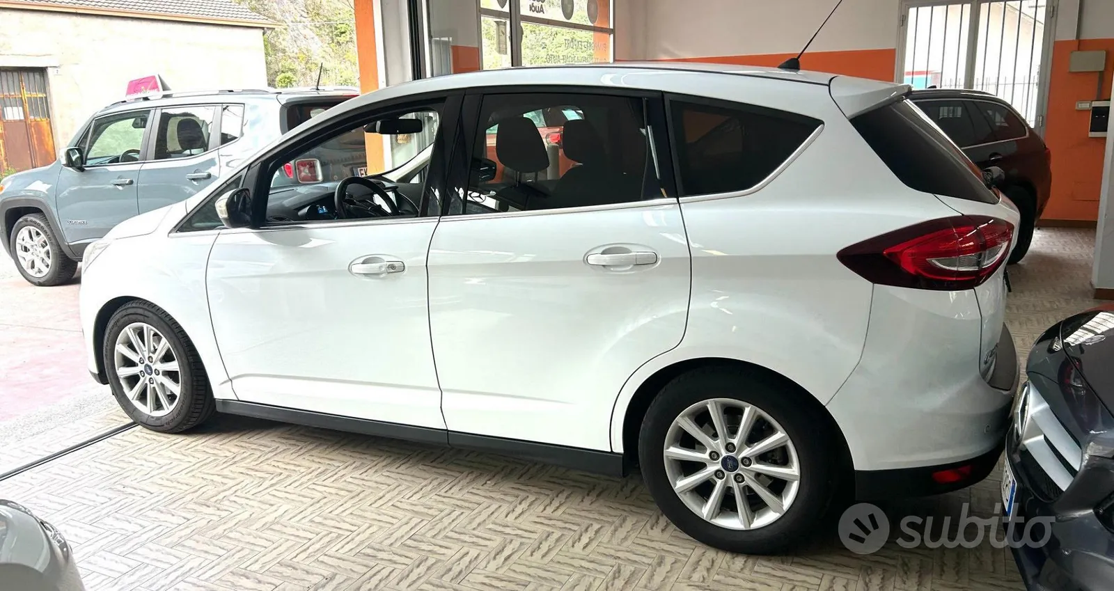 Ford C-Max 2017 photo 4