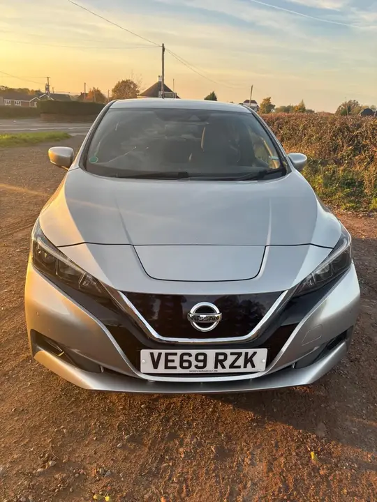 Nissan Leaf 2019 photo 2
