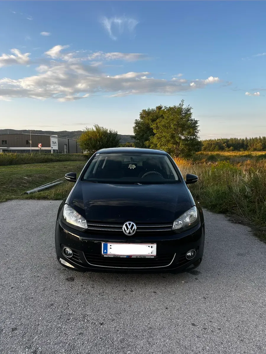 Volkswagen Golf 2012 photo 2