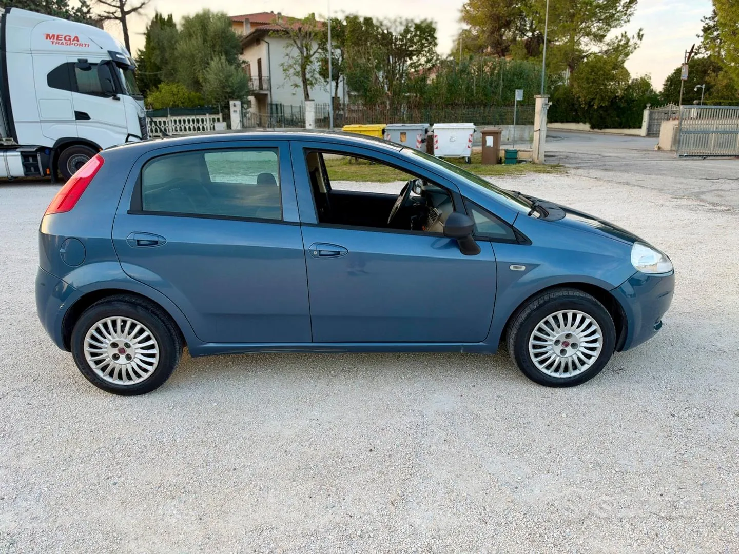 Fiat Grande Punto 2009 photo 4