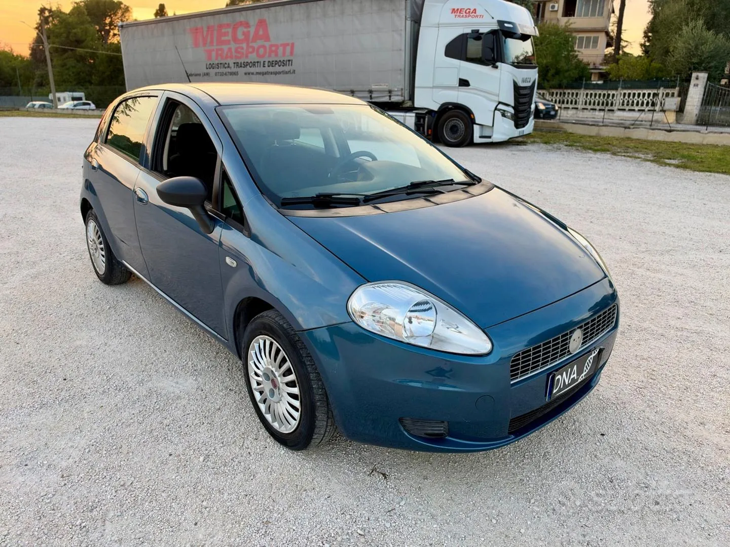 Fiat Grande Punto 2009 photo 3