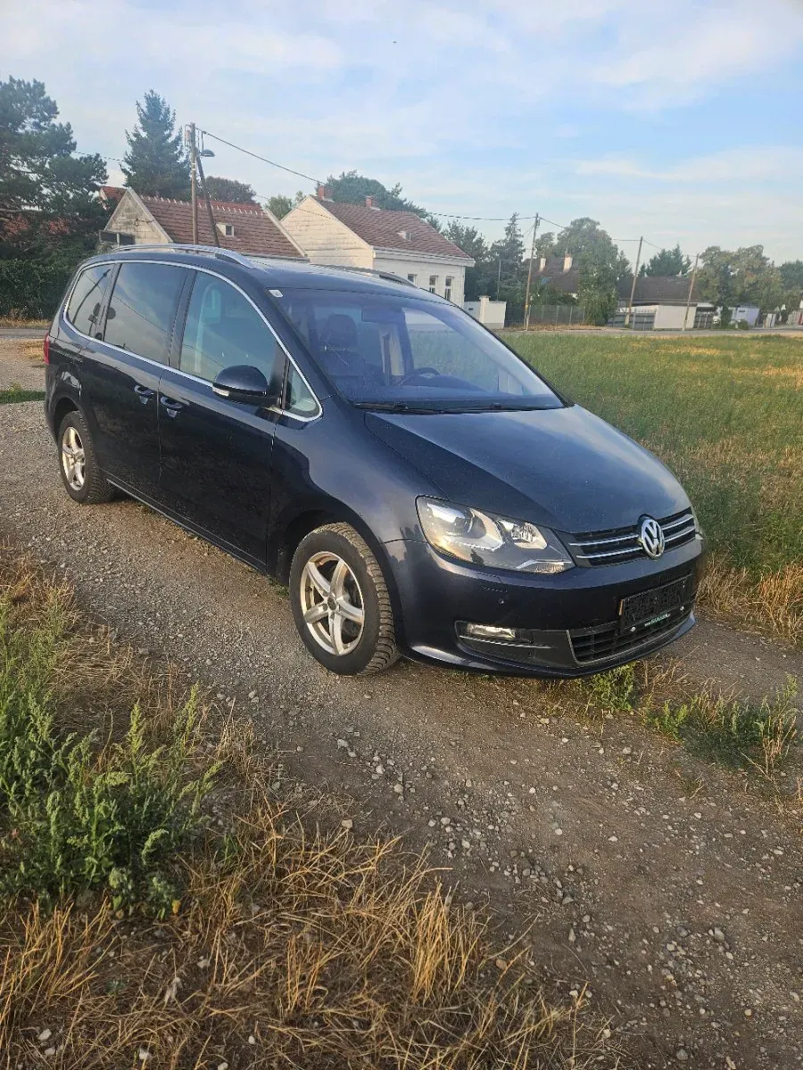 Volkswagen Sharan 2012 photo 2