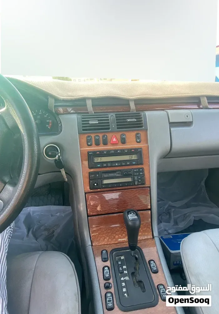 Mercedes-Benz E-Class 1998 photo 2