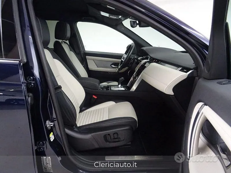 Land Rover Discovery Sport 2022 photo 3
