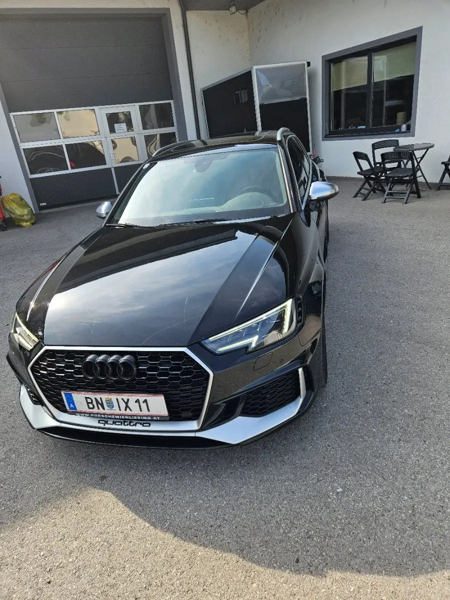 Audi A4 2018 photo 2