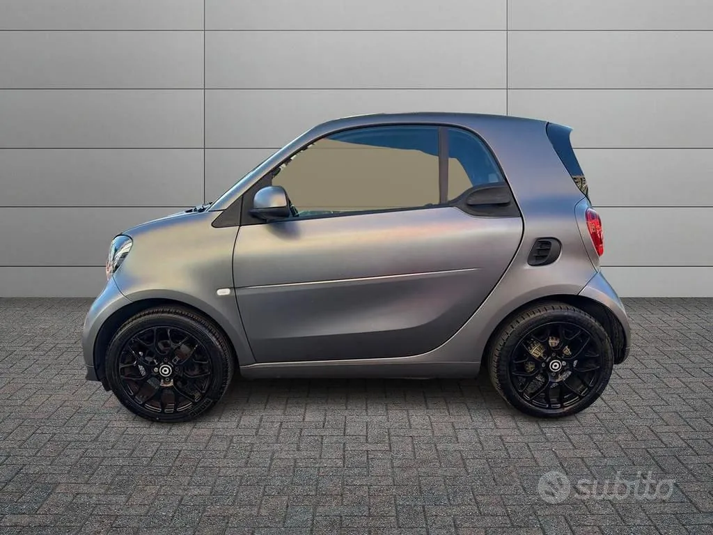 Smart Fortwo 2019 photo 2