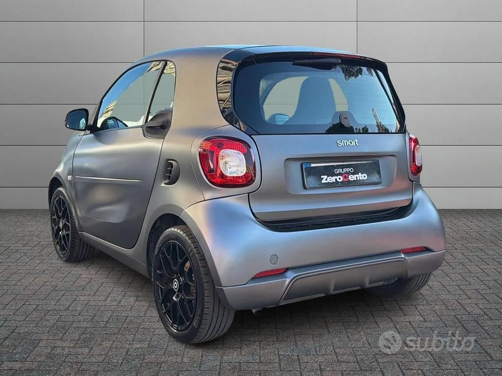 Smart Fortwo 2019 photo 4