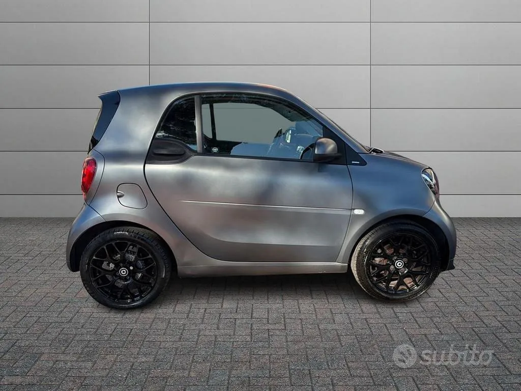 Smart Fortwo 2019 photo 3