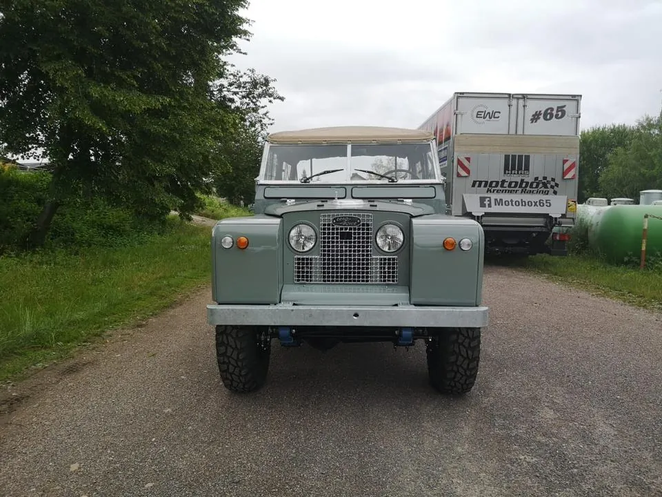Land Rover Defender