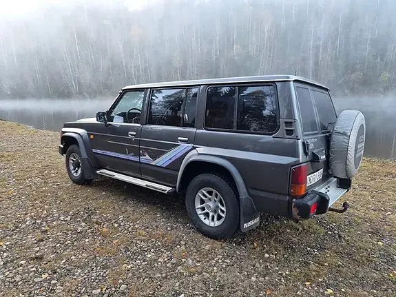 Nissan Patrol 1991 photo 5