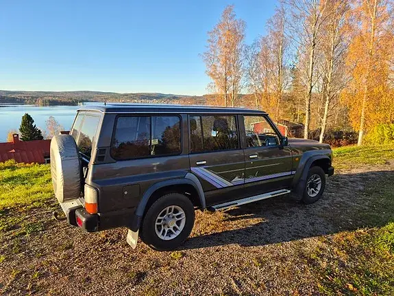 Nissan Patrol 1991 photo 2