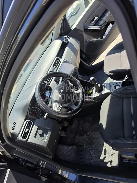 Dacia Duster 2023 photo 4