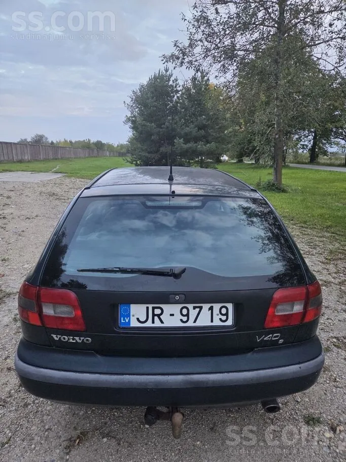 Volvo V40 1999 photo 5