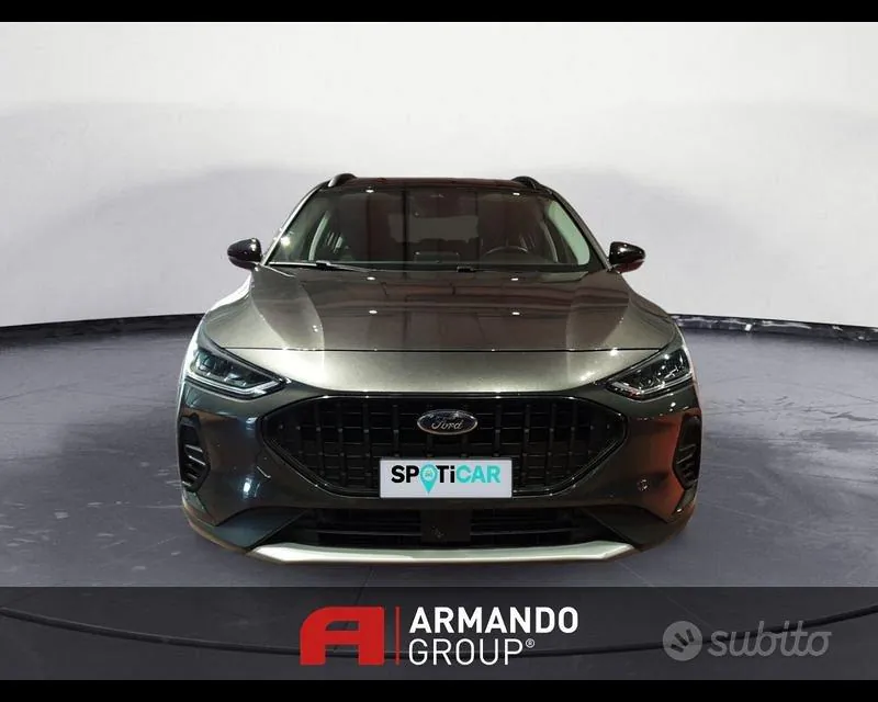 Ford Focus 2023 photo 2