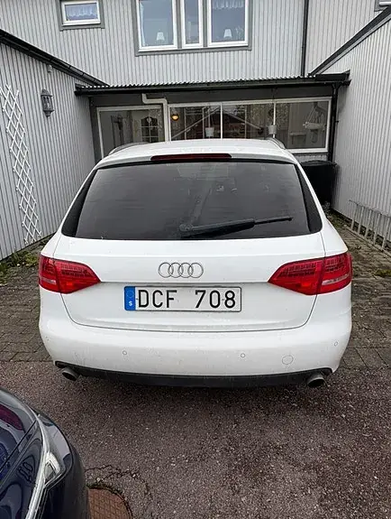 Audi A4 2012 photo 3