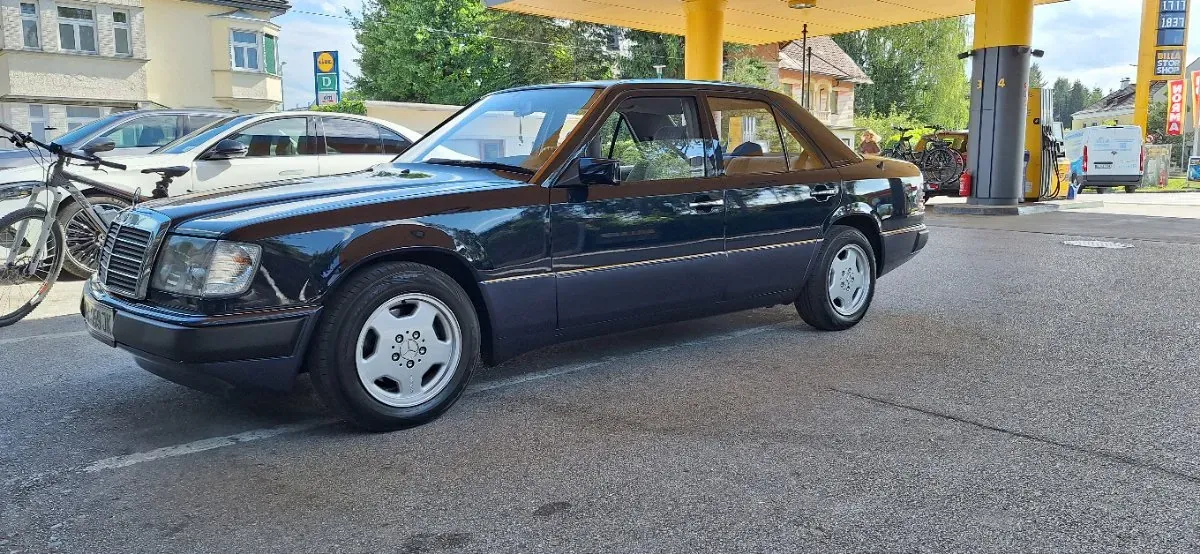 Mercedes-Benz E-Class 1991 photo 3