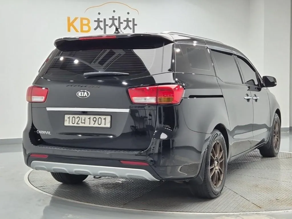 Kia Carnival 2018 photo 3