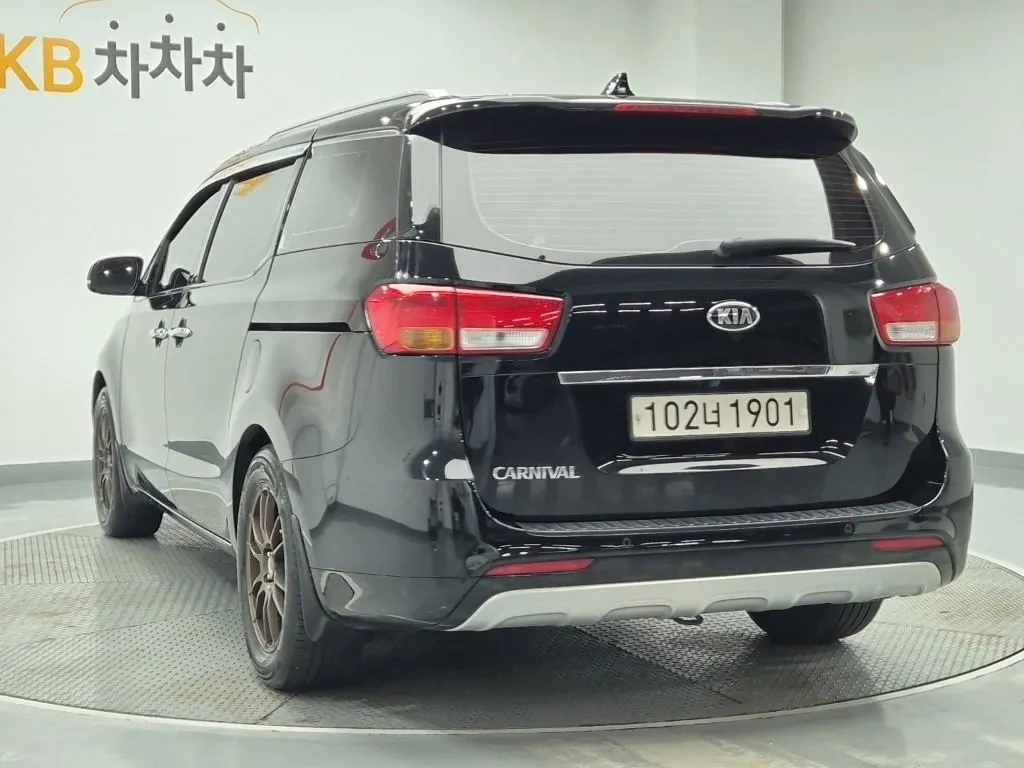 Kia Carnival 2018 photo 2