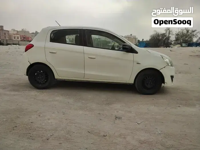 Mitsubishi Mirage 2017 photo 2