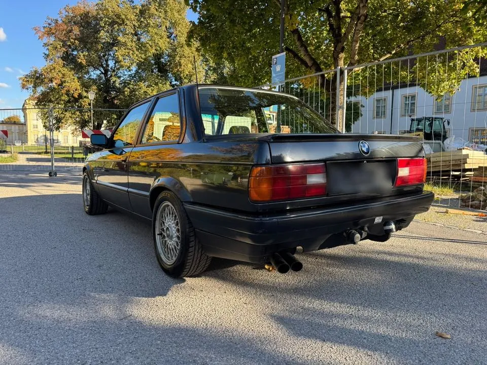 BMW E30