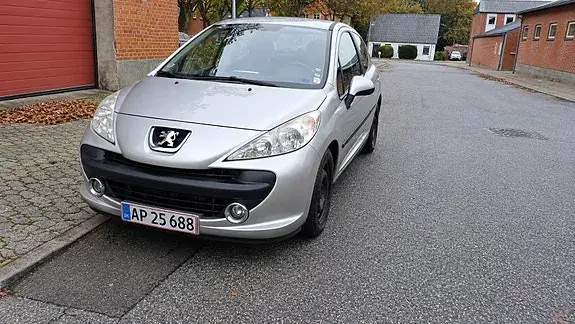 Peugeot 207 2008 photo 3
