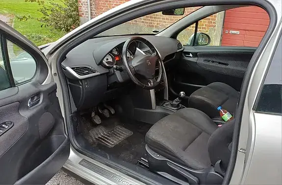 Peugeot 207 2008 photo 5