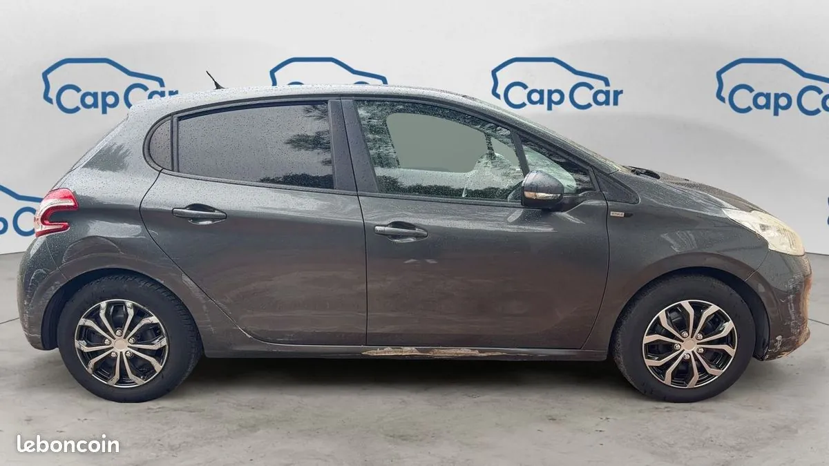Peugeot 208 2015 photo 4