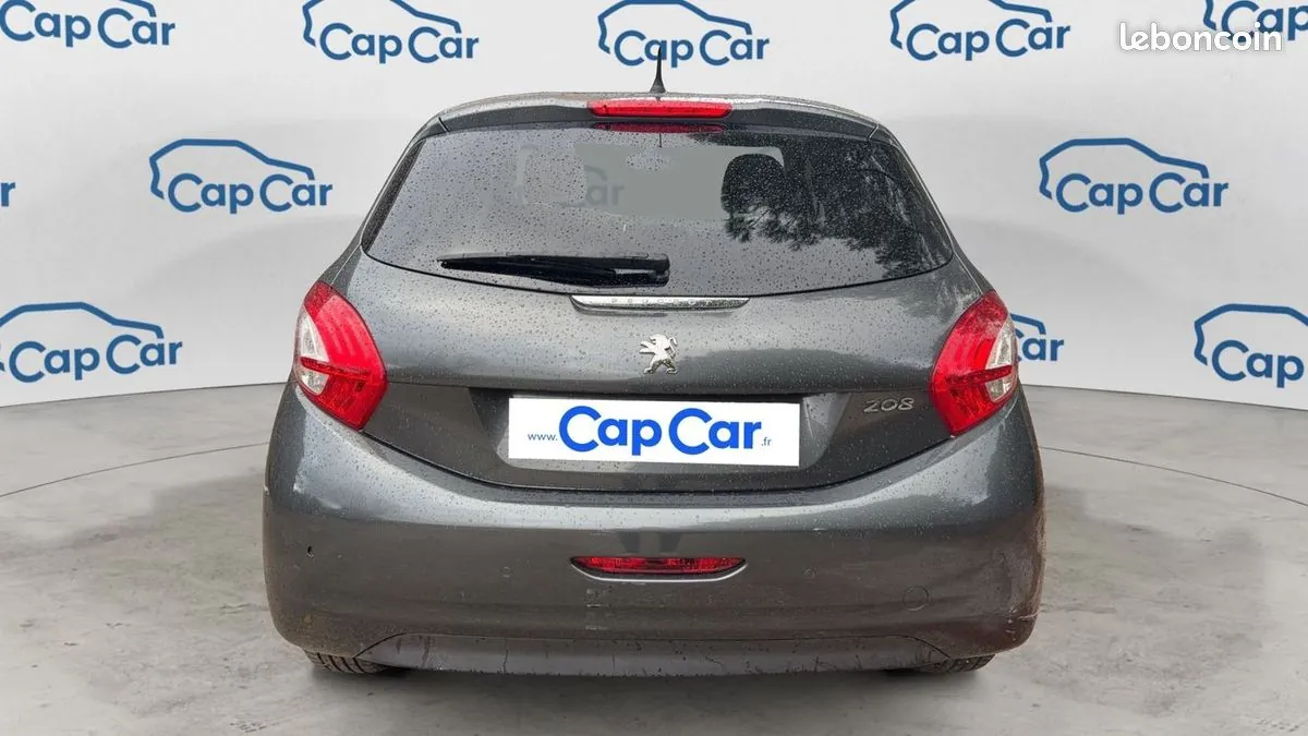 Peugeot 208 2015 photo 3