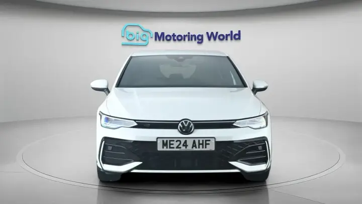 Volkswagen Golf 2024 photo 3
