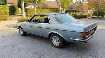Mercedes-Benz W123