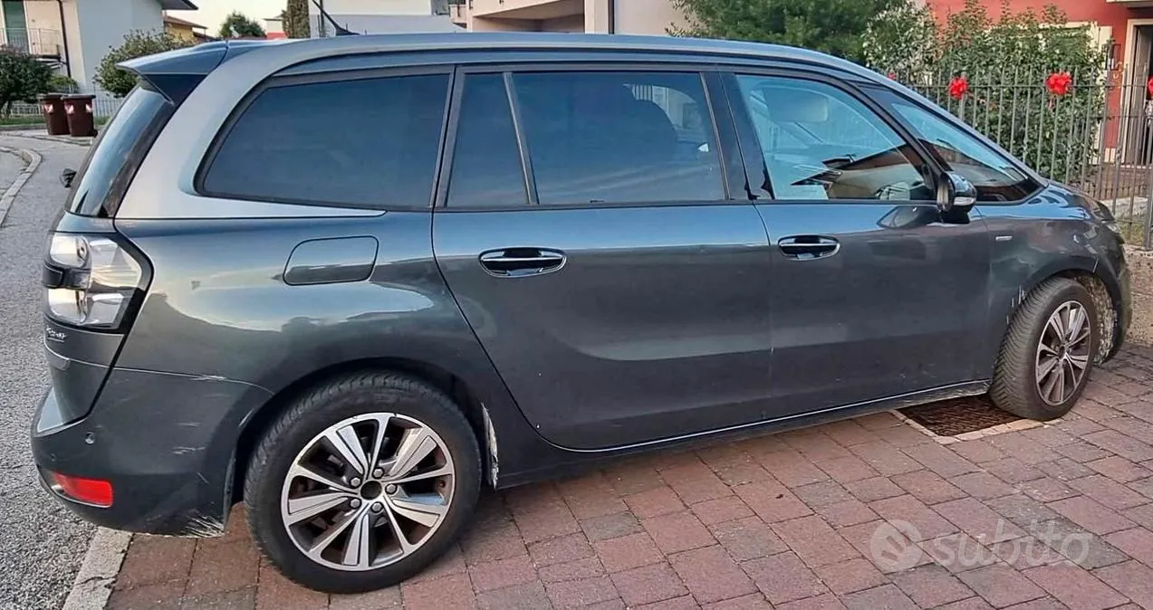Citroen Grand C4 Picasso 2015 photo 2